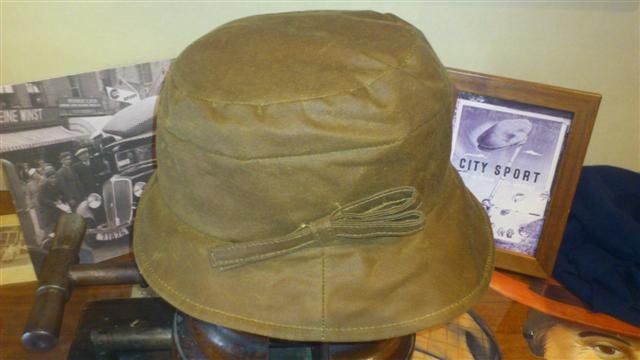 Sombrero Impermeable. Modelo Carla.