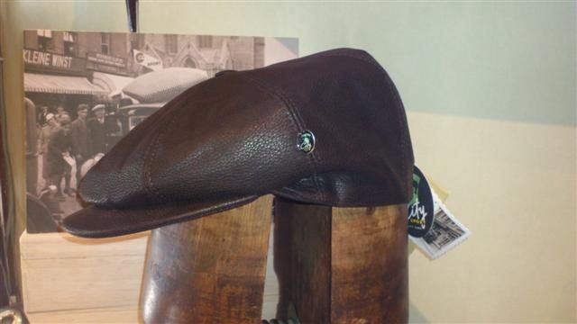 Gorra Boton Piel marrón 20suede 1004