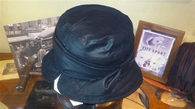 Sombrero Impermeable. Modelo Carla.