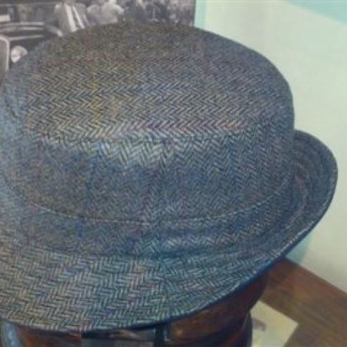 Sombrero Reversible. Lana y vuelta impermeable.