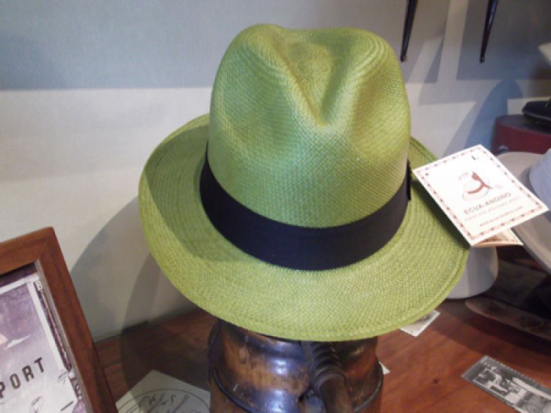 Sombrero de hombre de color verde