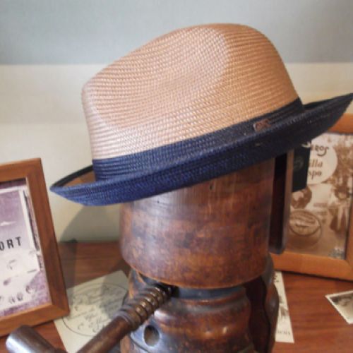 Sombrero de hombre de ala corta