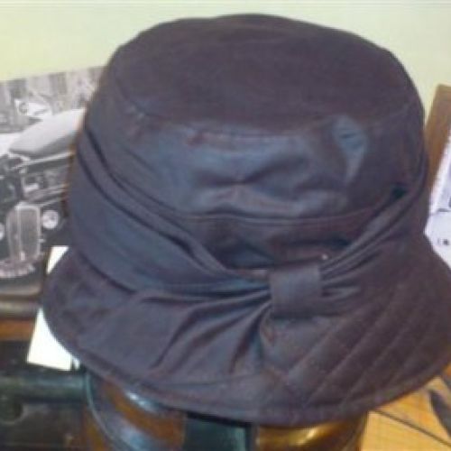 Sombrero Impermeable. Modelo Liza