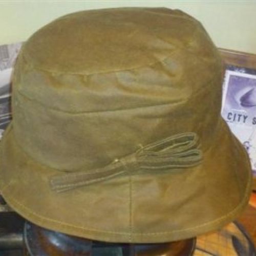 Sombrero Impermeable. Modelo Carla.