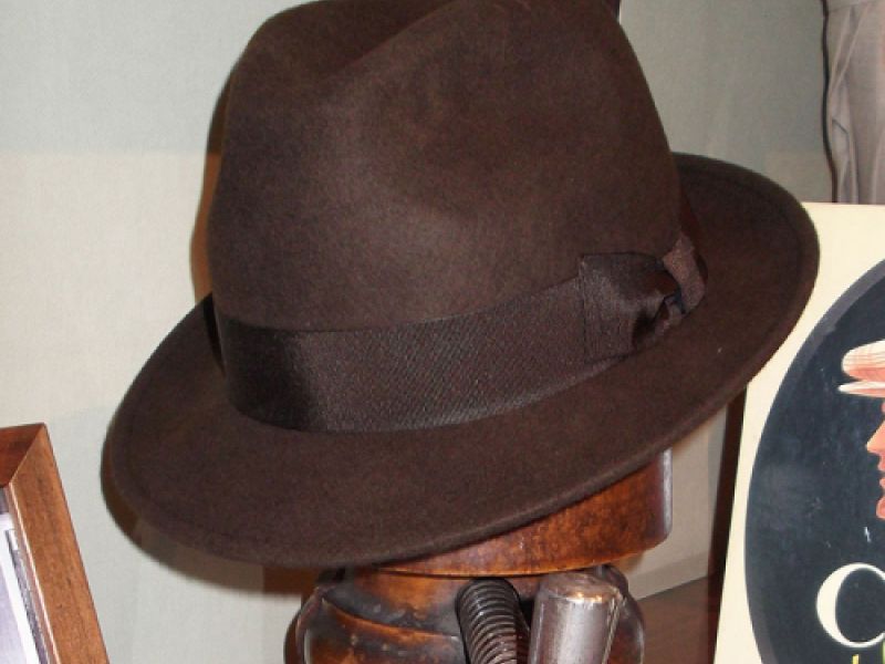 sombreros impermeables y de lana