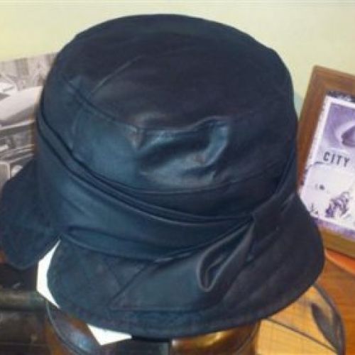 Sombrero Impermeable. Modelo Carla.